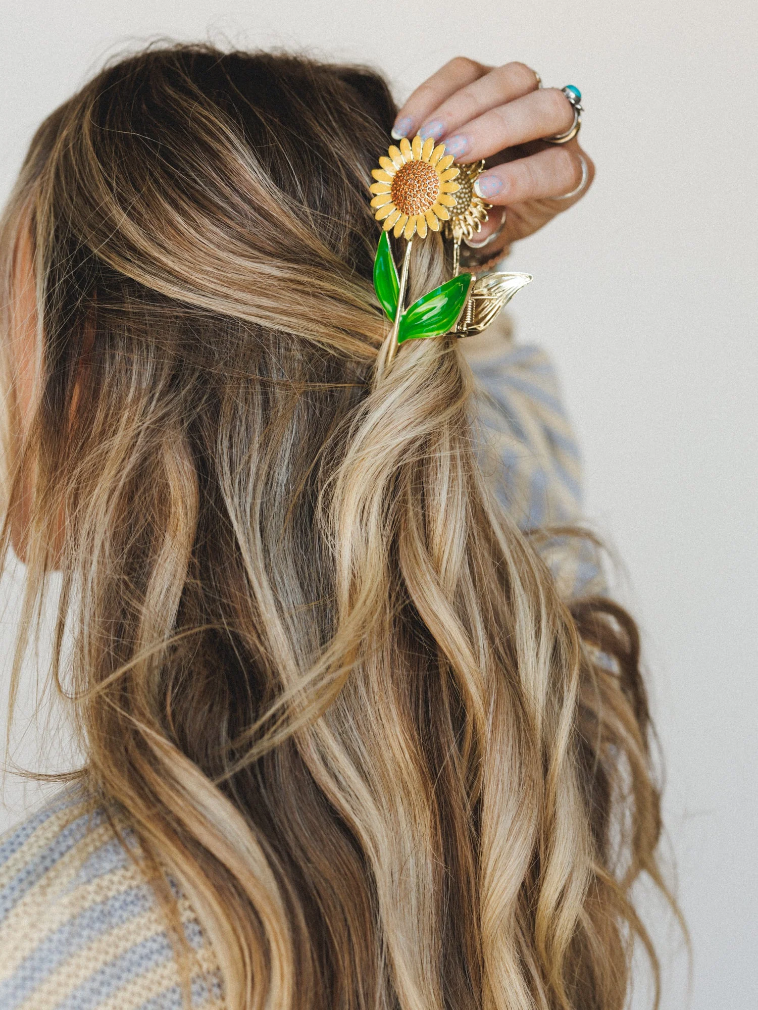 Caught up in a Flower Clip - Sunflower - Image 2