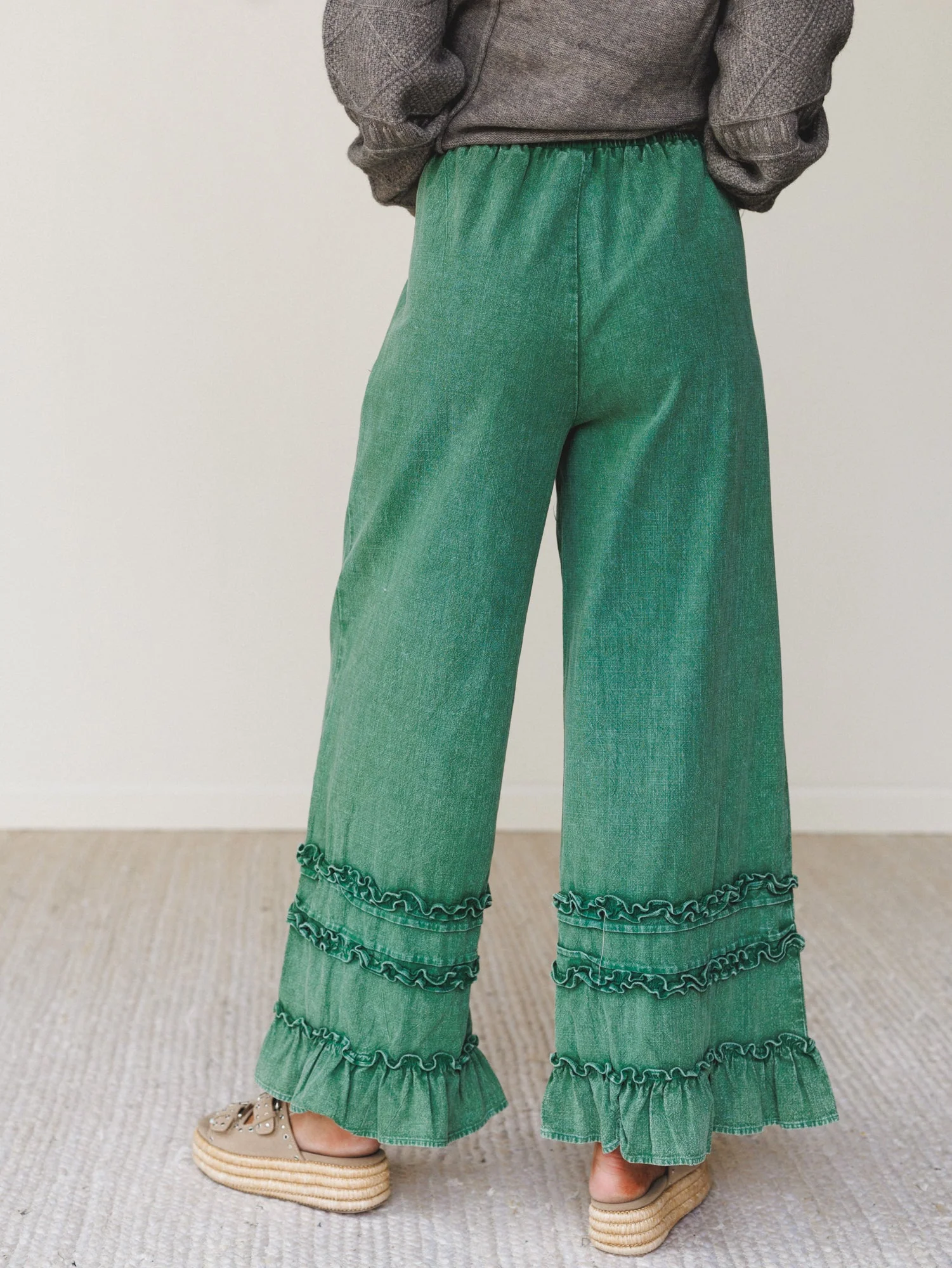 Chase The Horizon Ruffle Pants - Green - Image 5