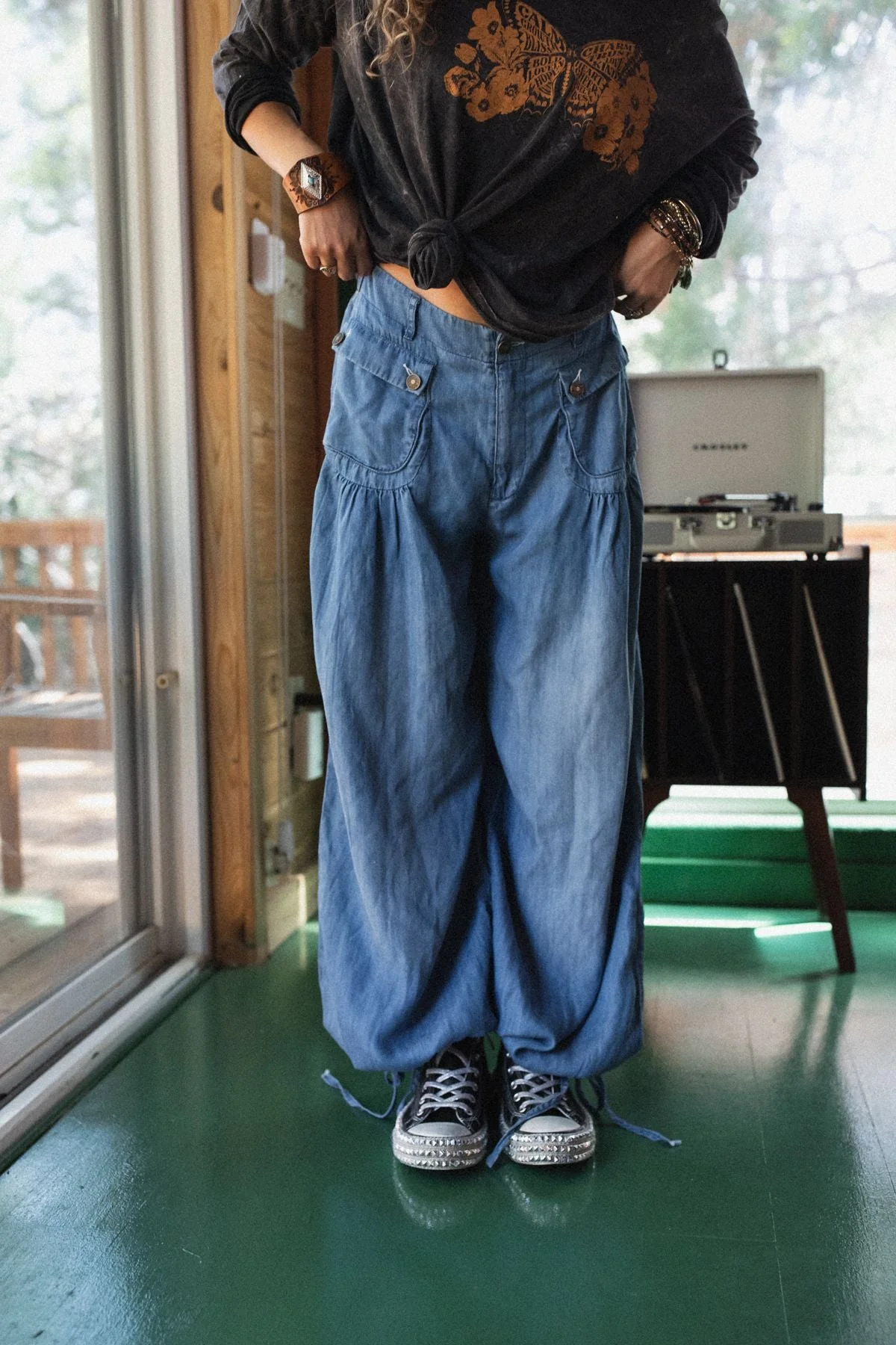 East Bay Loose Fit Cargo Jeans - Blue Dark Wash - Image 3