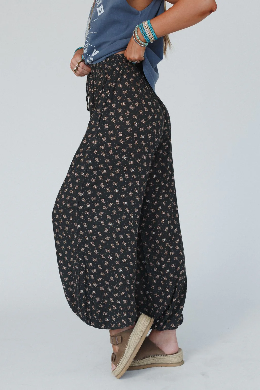 The Nest Emberlyn Wide Leg Cinched Pants - Iron - Image 2