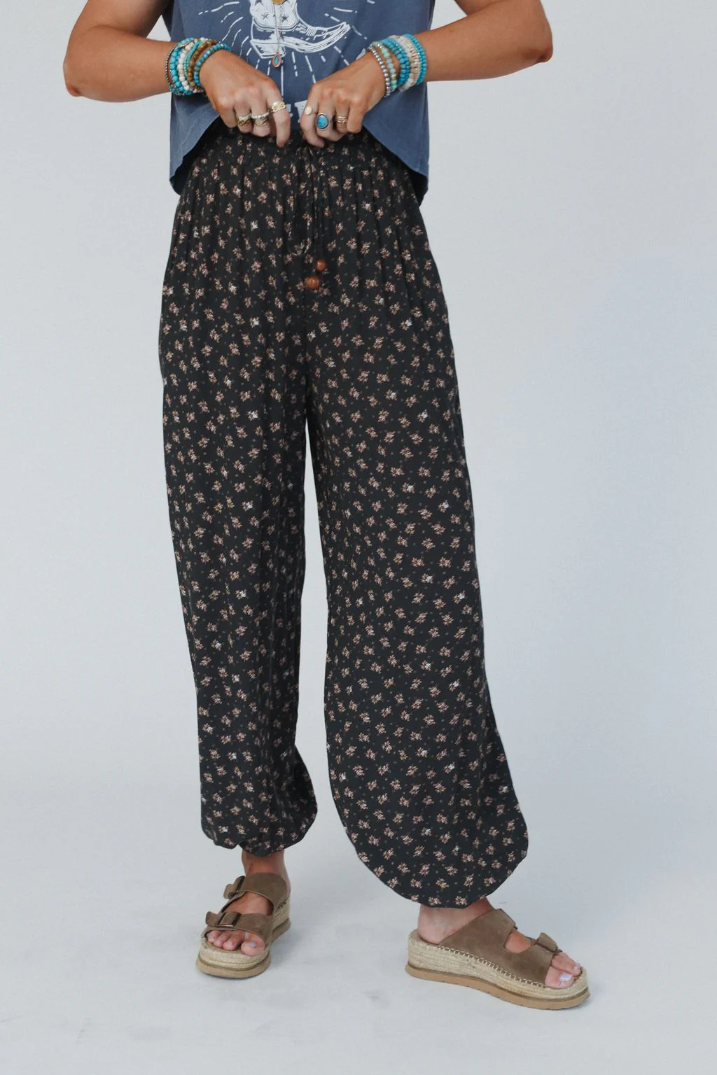 The Nest Emberlyn Wide Leg Cinched Pants - Iron - Image 4