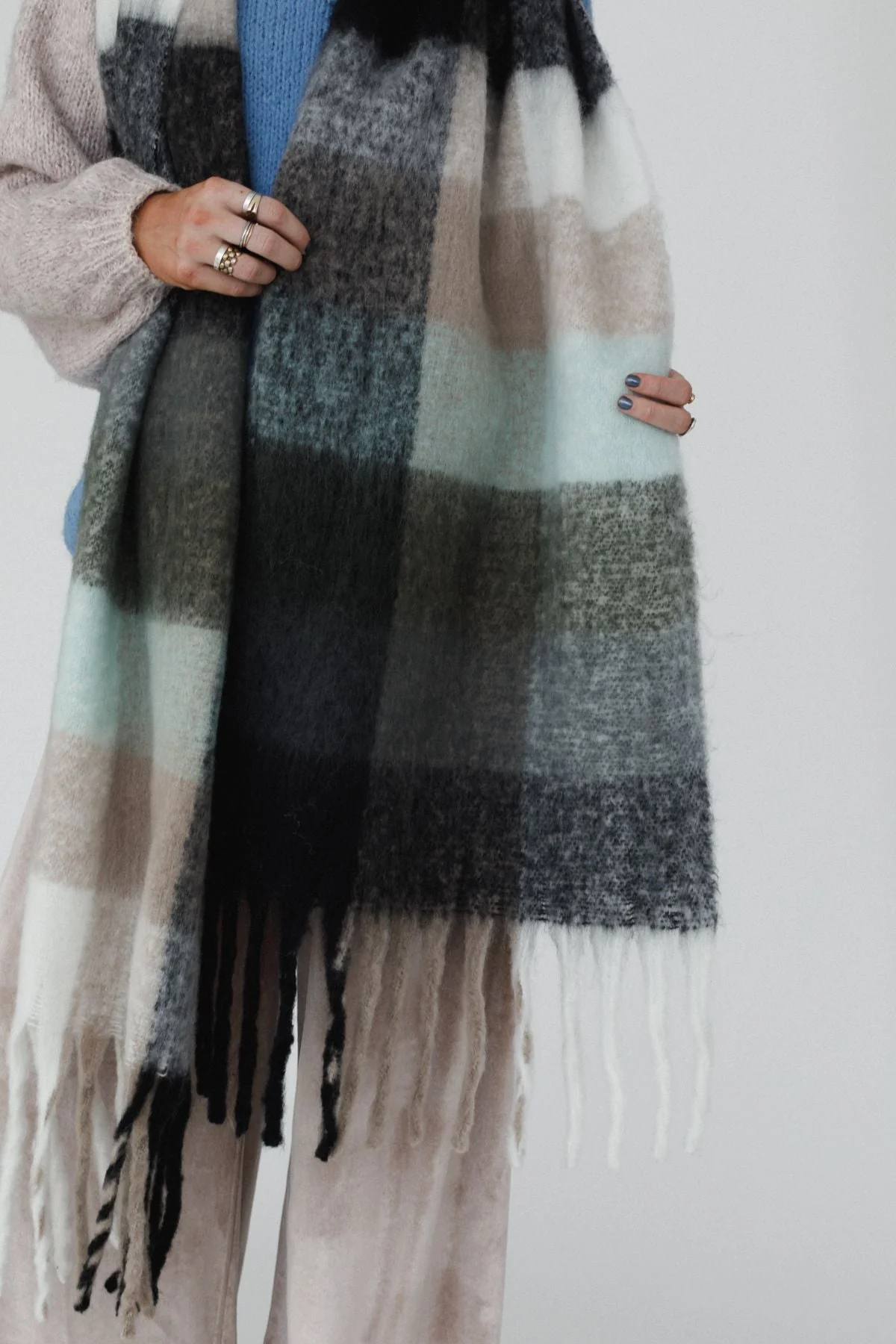 Everest Cozy Plaid Scarf - Blue - Image 2