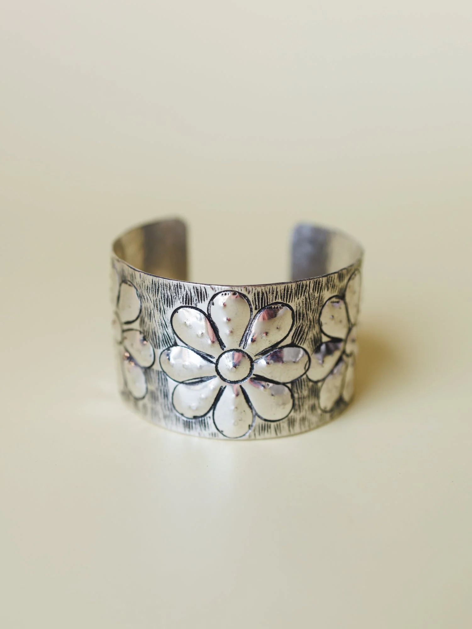 Flower Power Cuff - Silver - Image 2