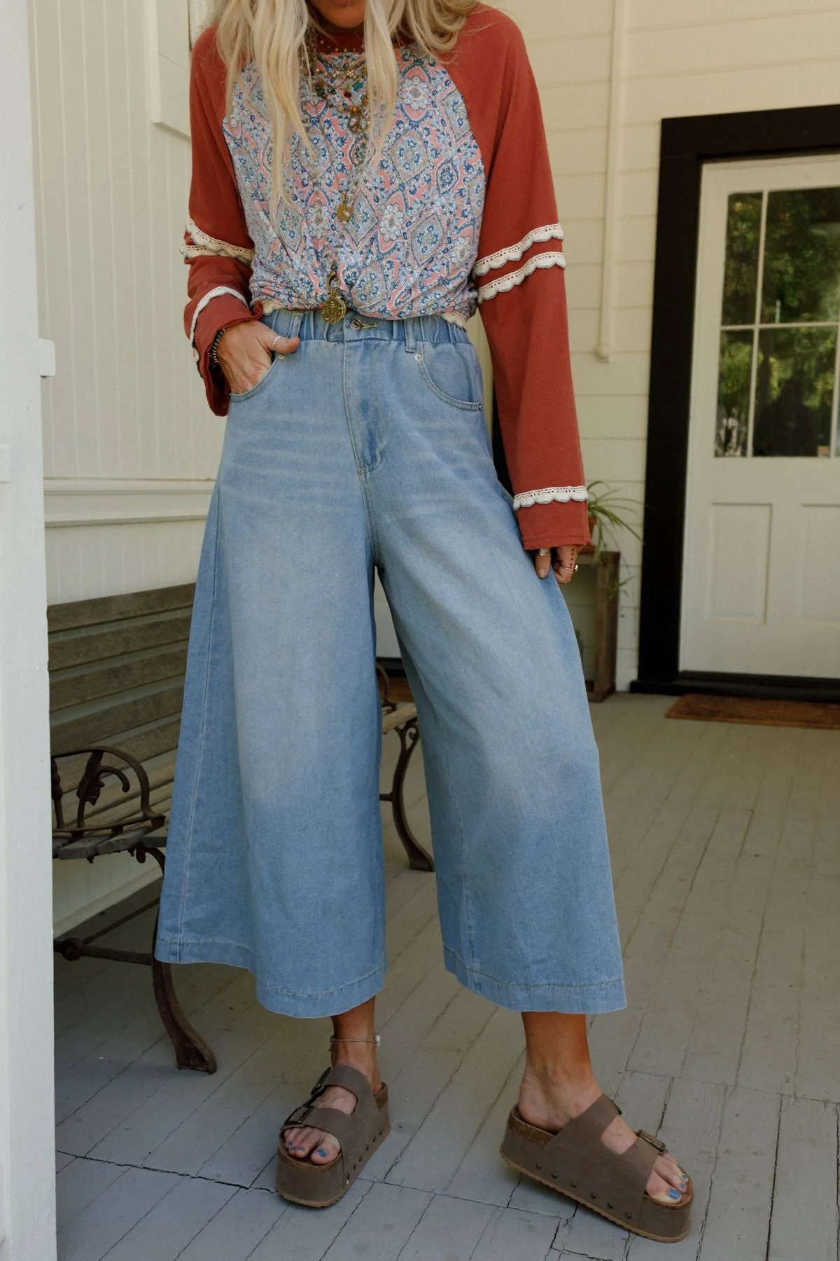 Frontier Flare Jeans - Light Wash - Image 4