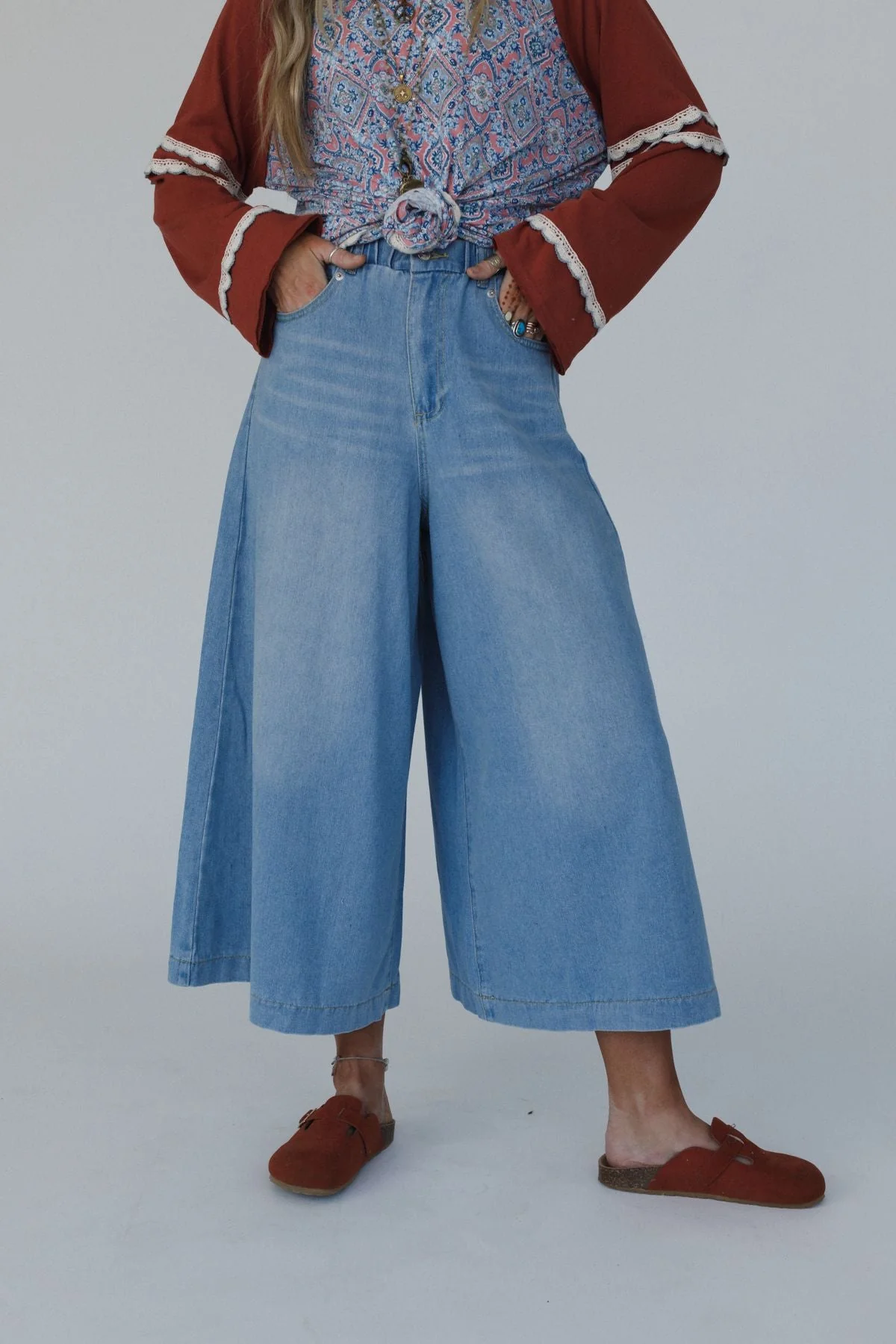 Frontier Flare Jeans - Light Wash - Image 7