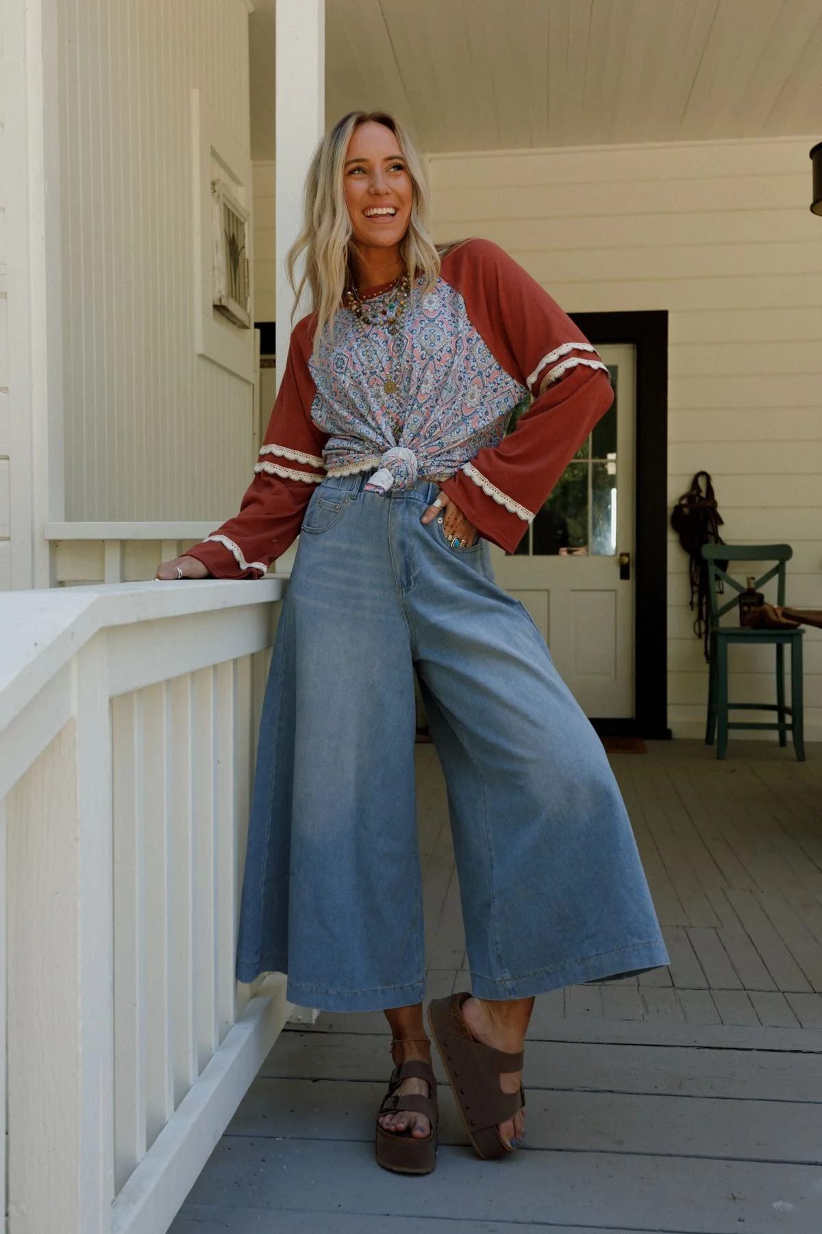 Frontier Flare Jeans - Light Wash - Image 3