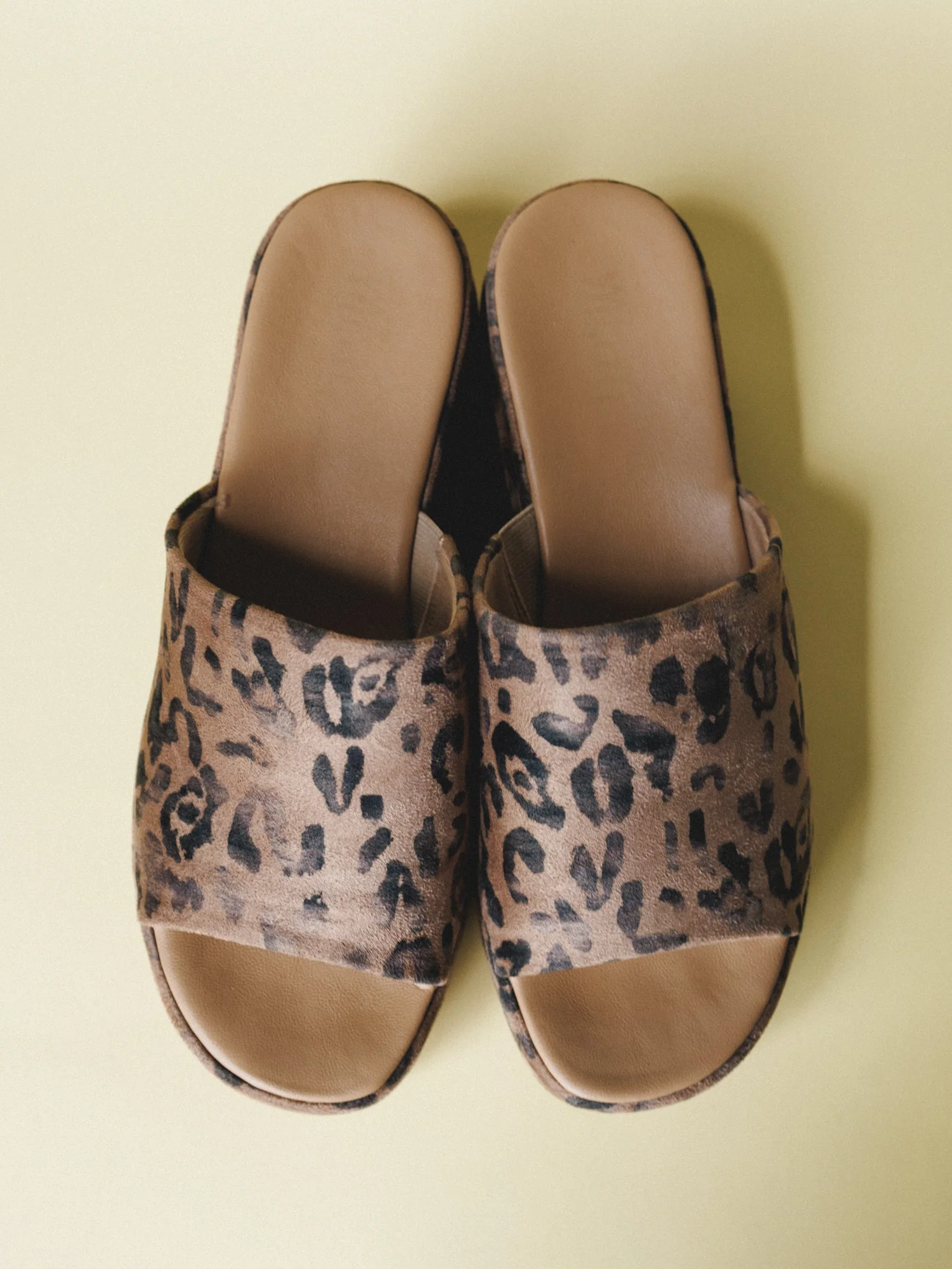 Harbor Platform Slide - Leopard - Image 3