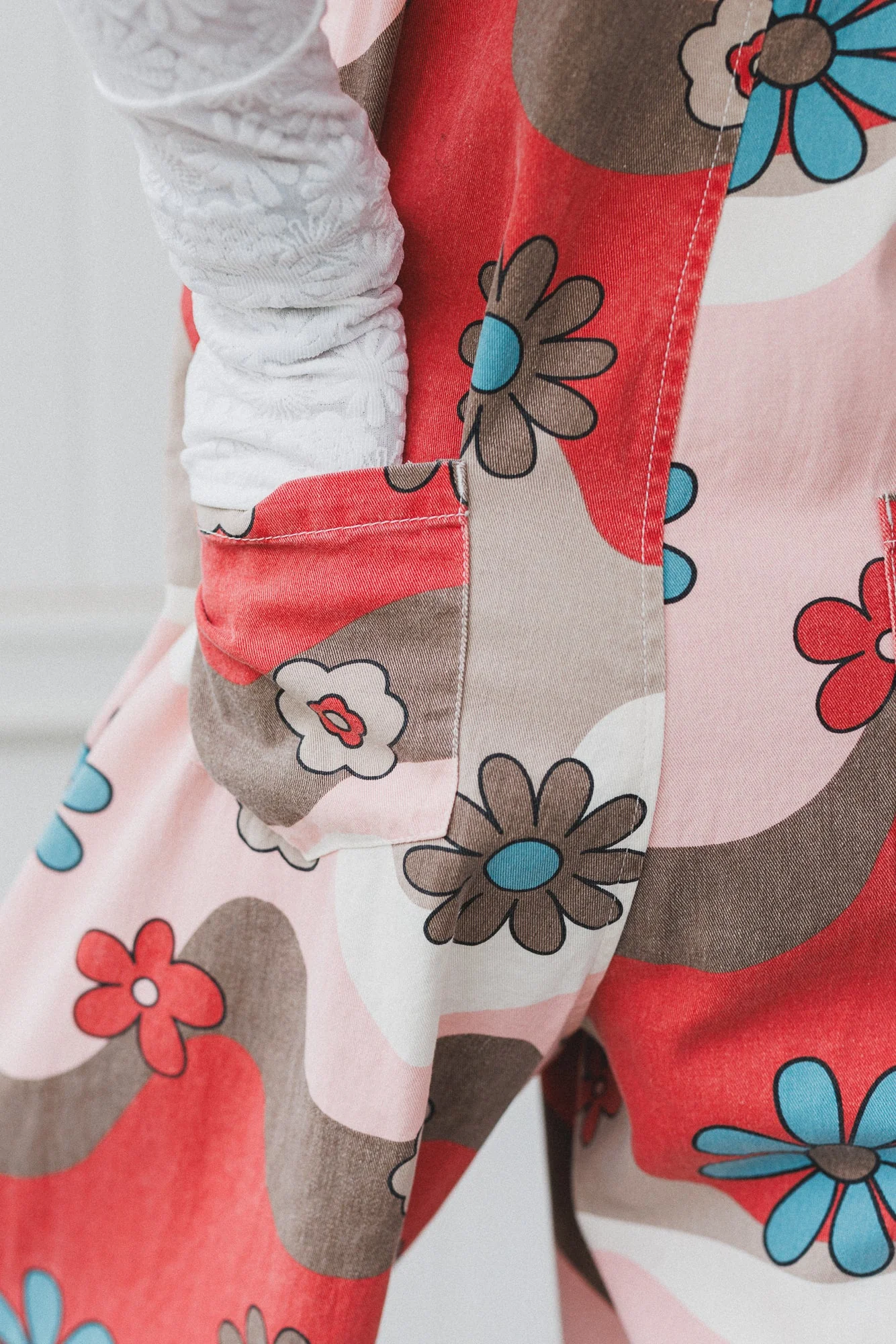 High Hopes Slouchy Denim Overalls - Mocha Flower - Image 4