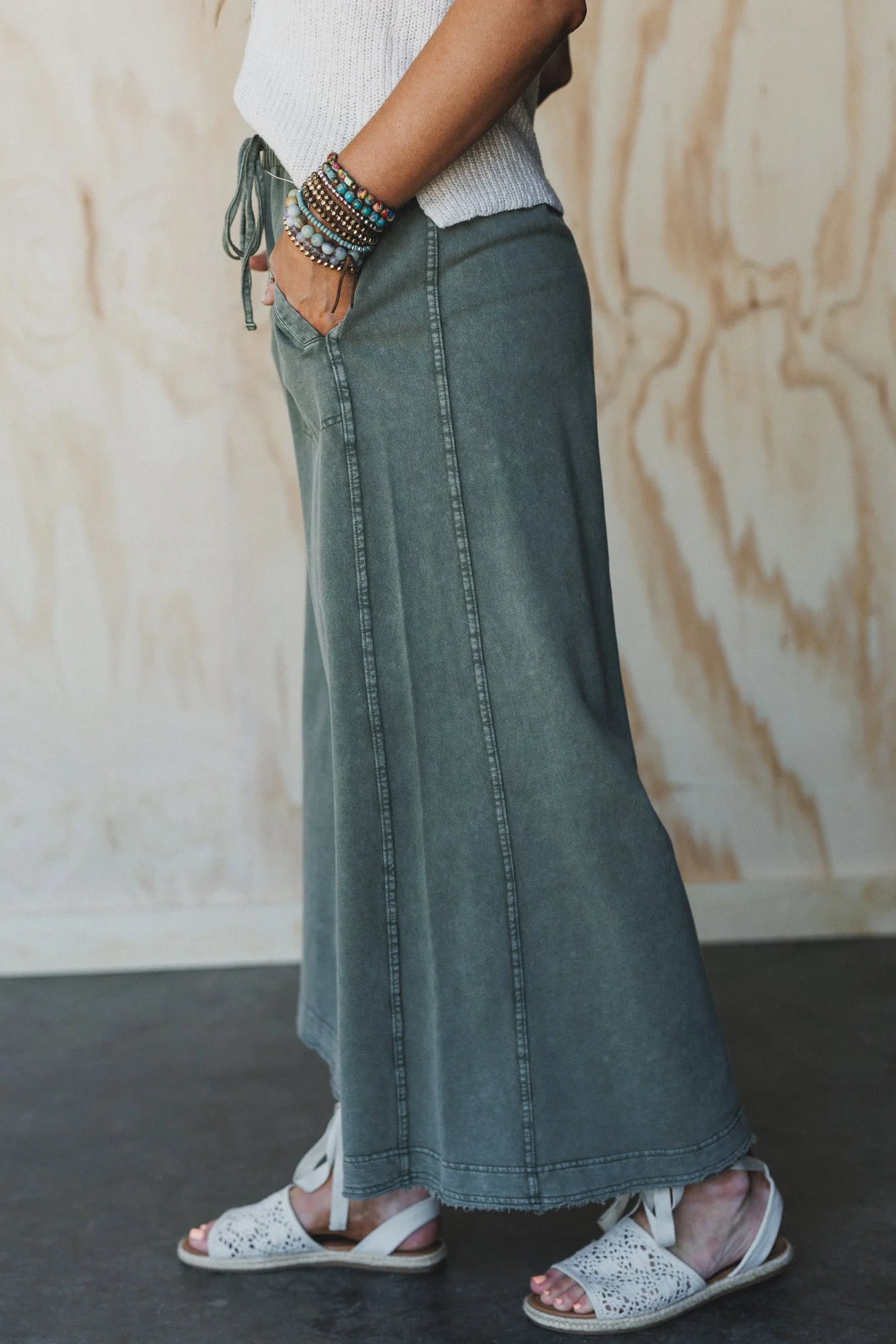 Relaxing Robin Front Pocket Wide Leg Pants - Olive - Image 3