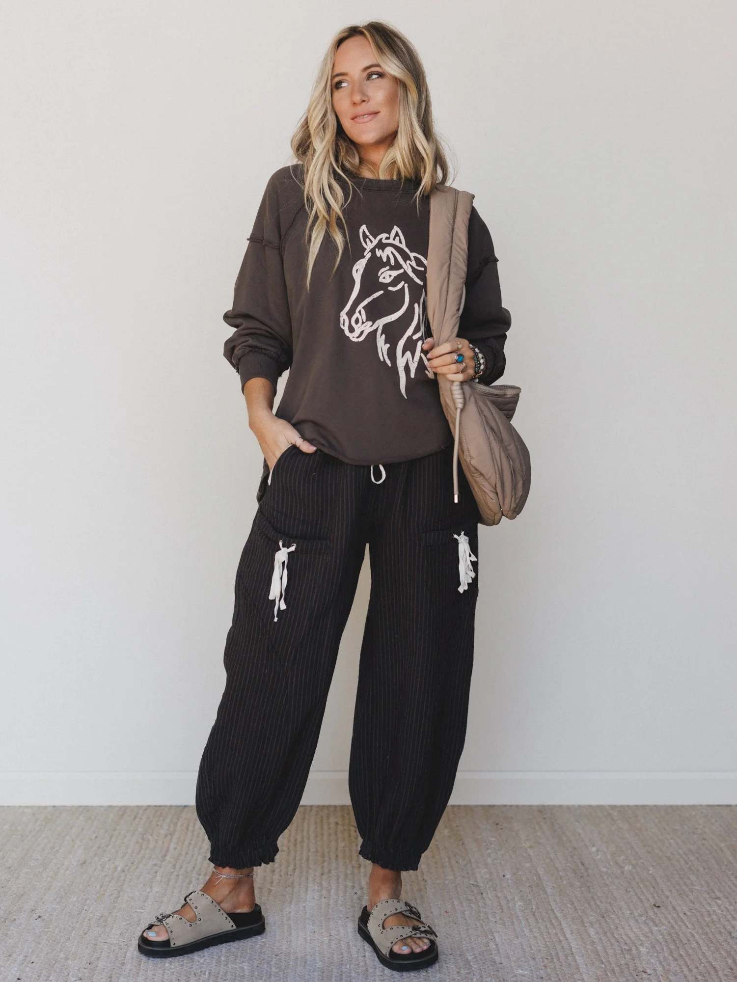 Running with Horses Sweatshirt - Ash Black - Image 5