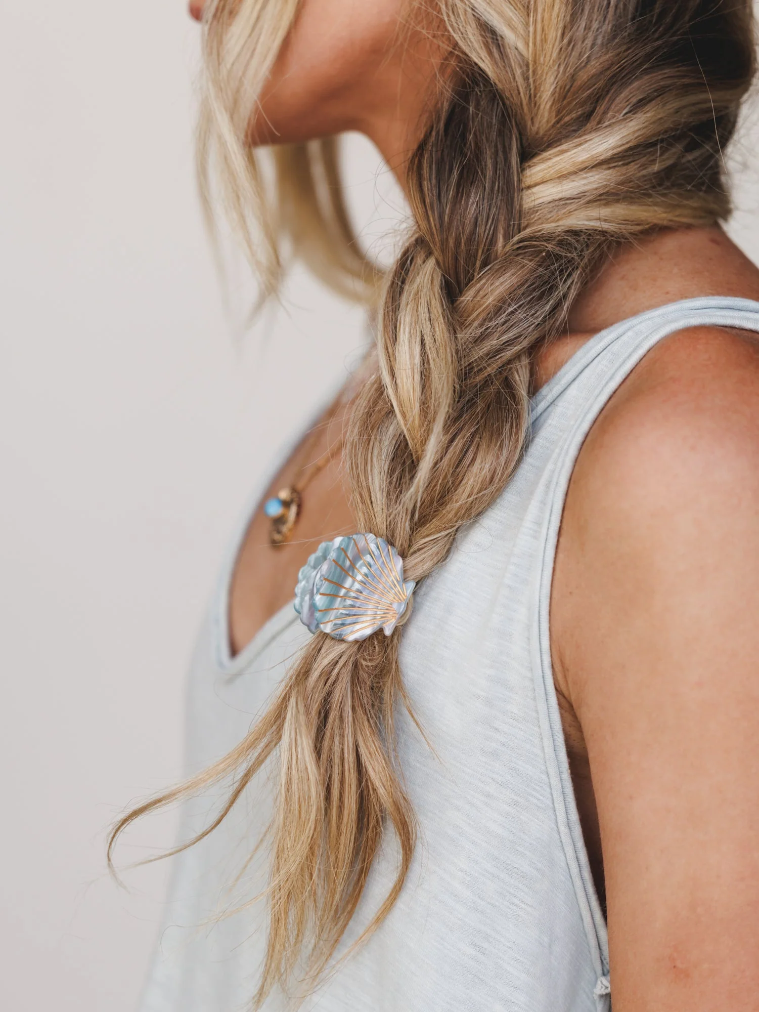 Shell Ya Later Clip - Light Blue