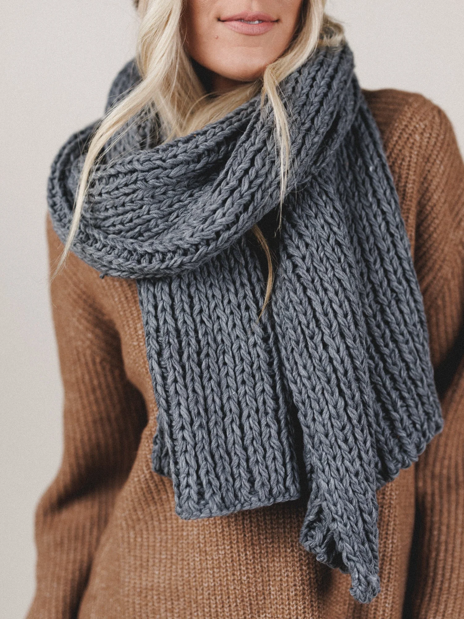 Snow Peak Scarf - Charcoal - Image 2