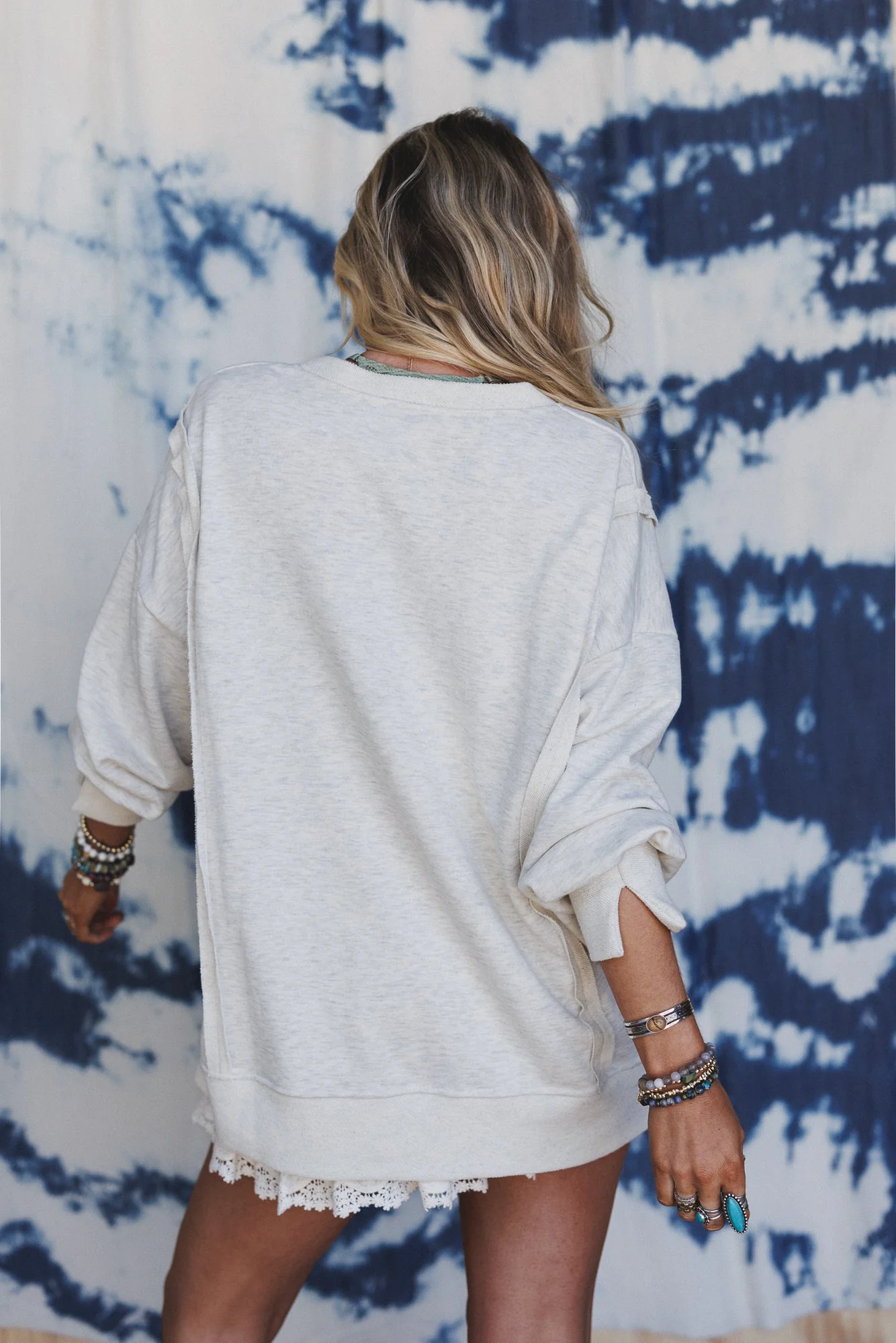 The Nest Chasing Comfort Pullover - Light Grey - Image 5