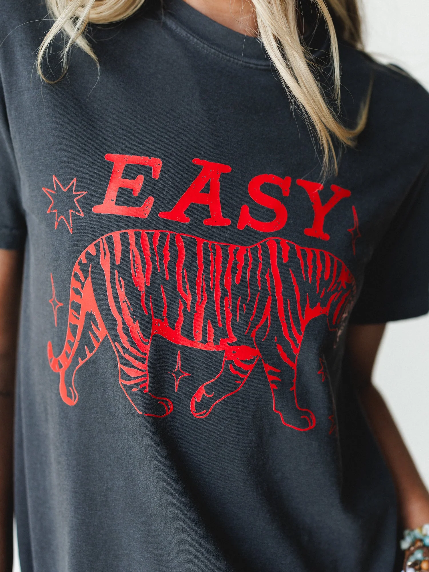 The Nest Easy Tiger Graphic Tee - Pepper - Image 4