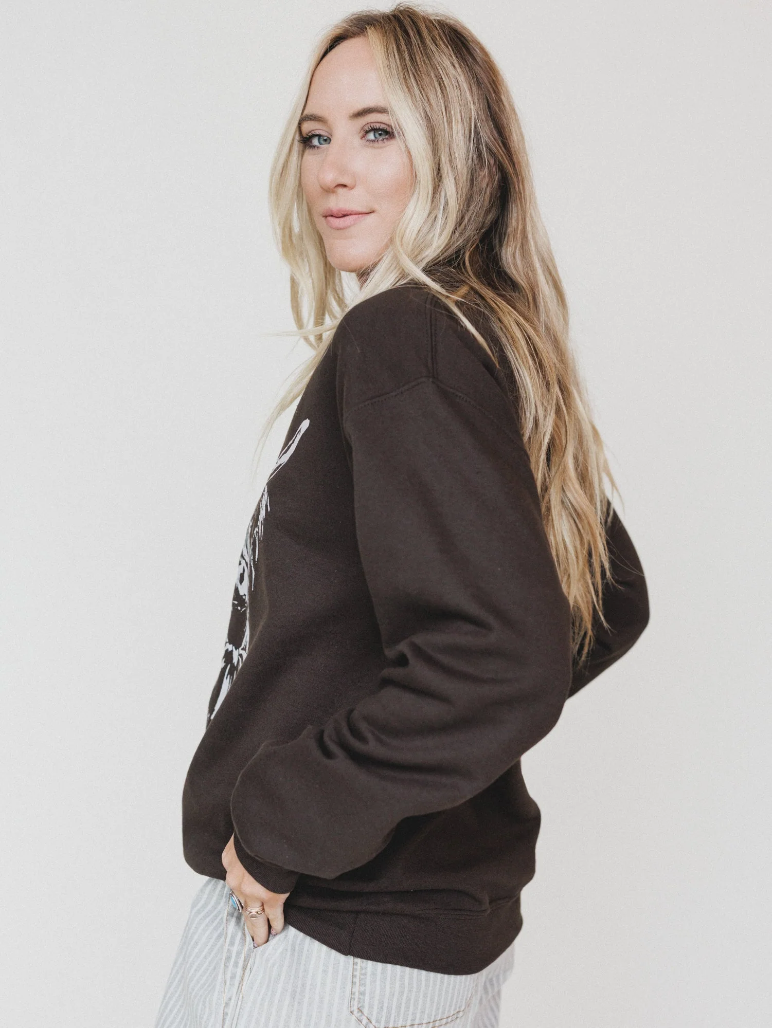 The Nest Highland Love Sweatshirt - Dark Chocolate - Image 3