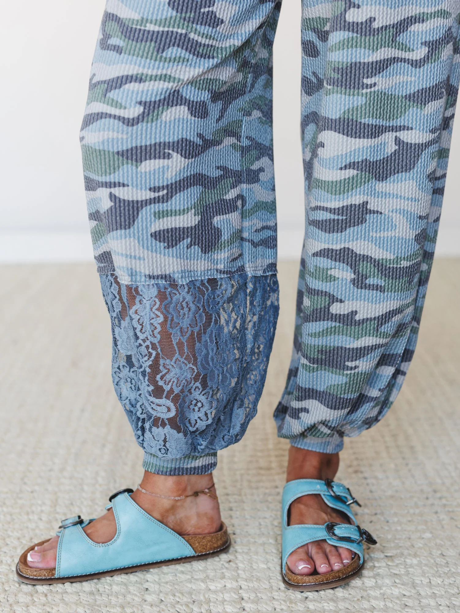 The Nest Weekend Warrior Joggers - Blue Camo - Image 4