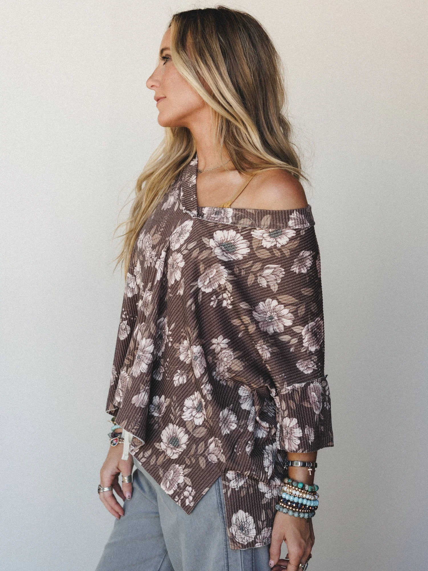 The Nest On The Go V Neck Ribbed Essential Tee - Brown - Image 5
