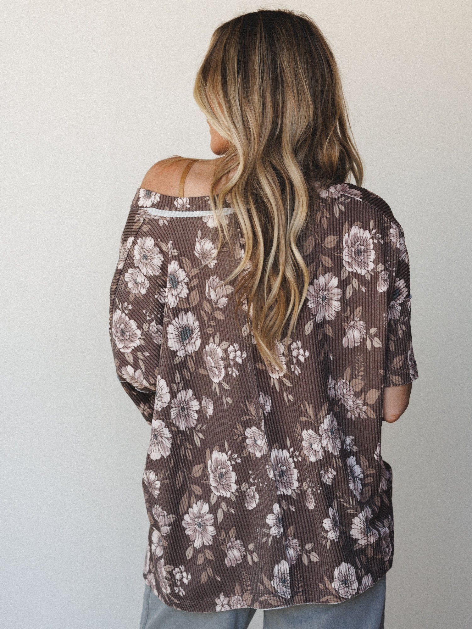 The Nest On The Go V Neck Ribbed Essential Tee - Brown - Image 6