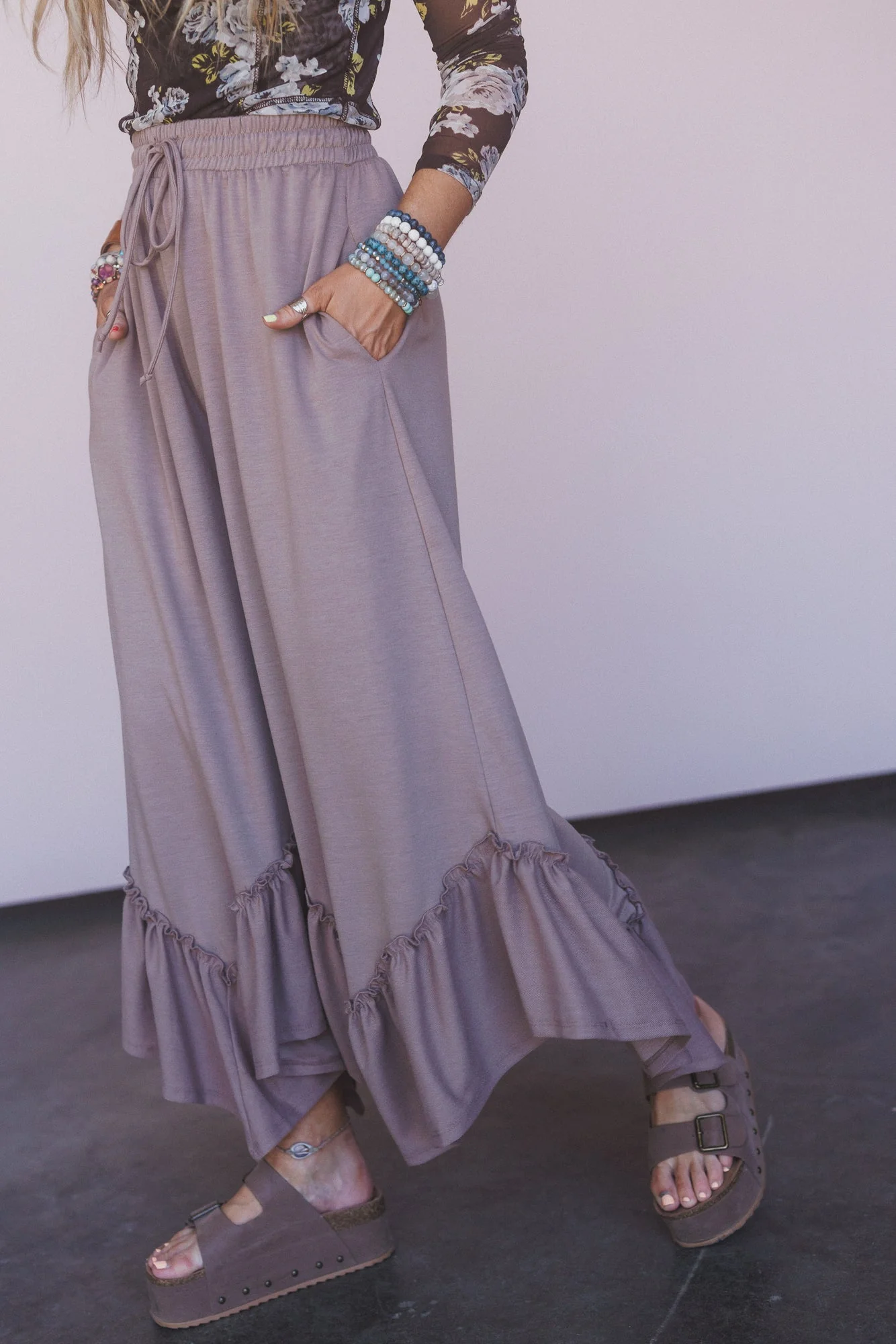 The Nest Serene Flow Ruffled Pants - Coco - Image 3