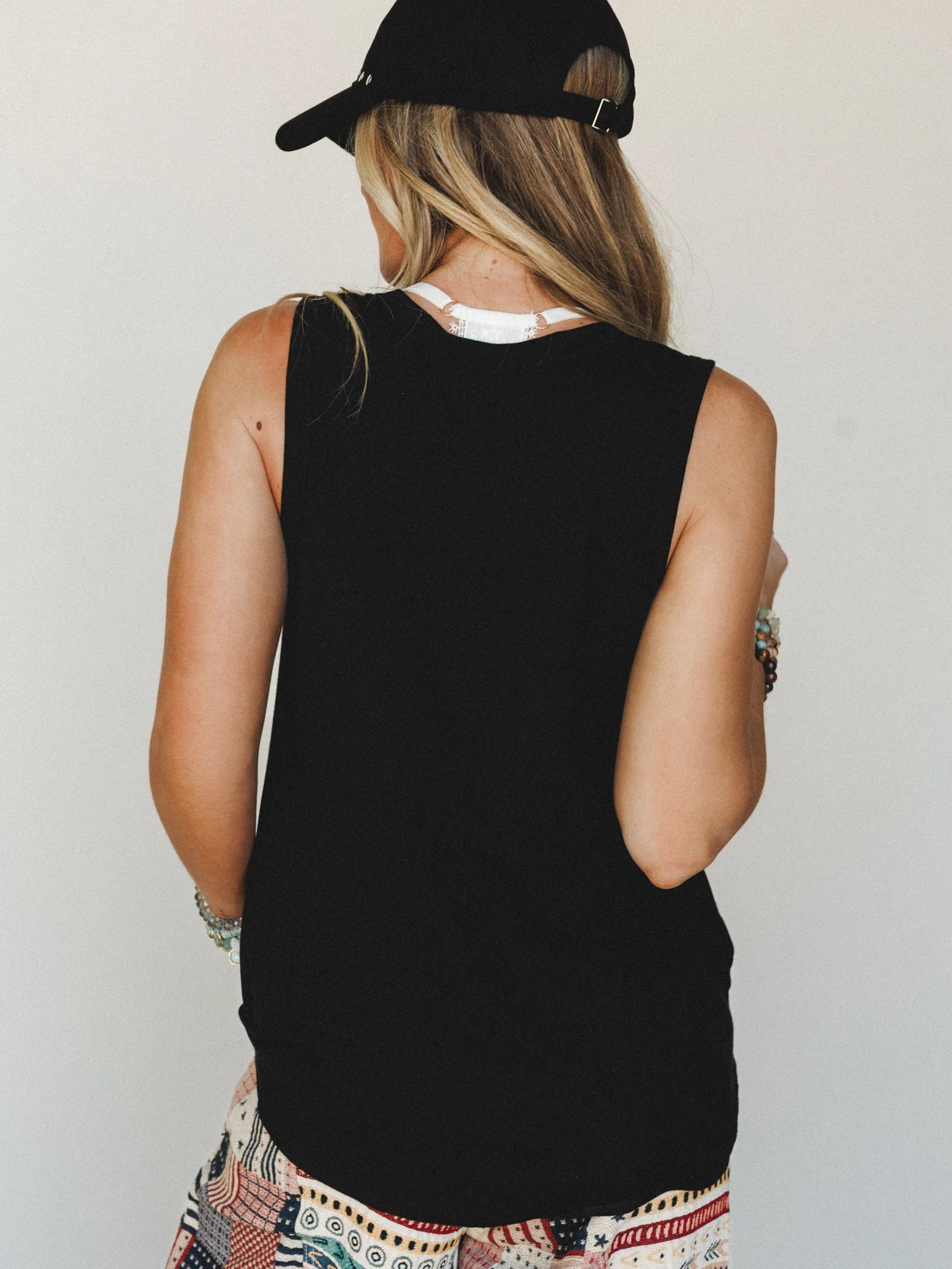 The Nest Shelli Henley Tank Top - Black - Image 5
