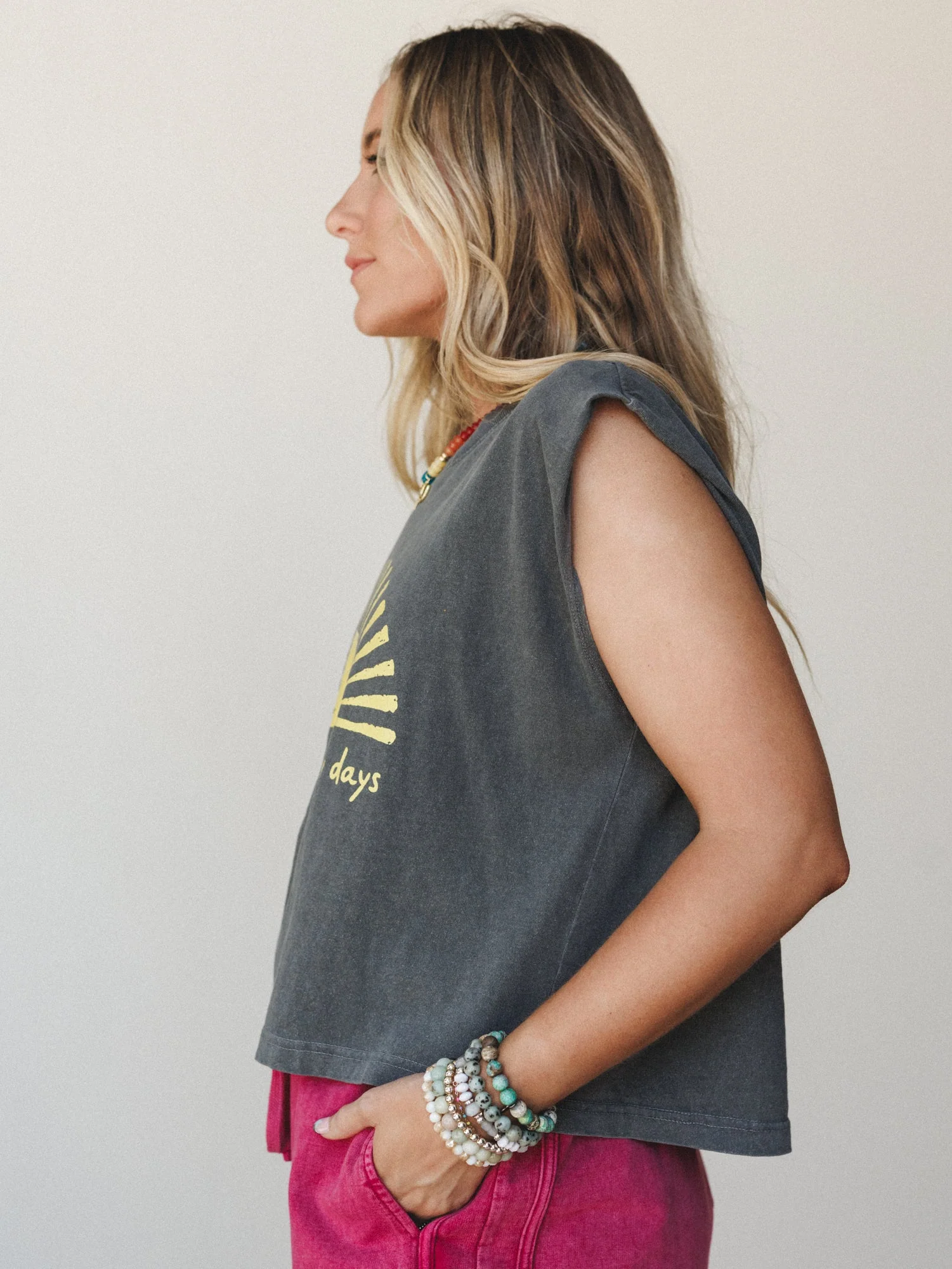 The Nest Sun Rays and Lazy Days Muscle Tank - Pepper - Image 4