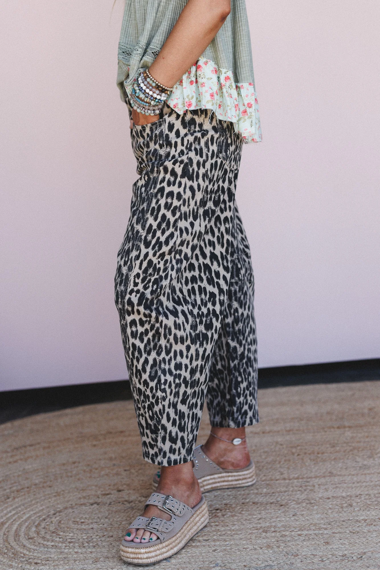 Thrill Seeker Leopard Barrel Jeans - Chestnut - Image 3