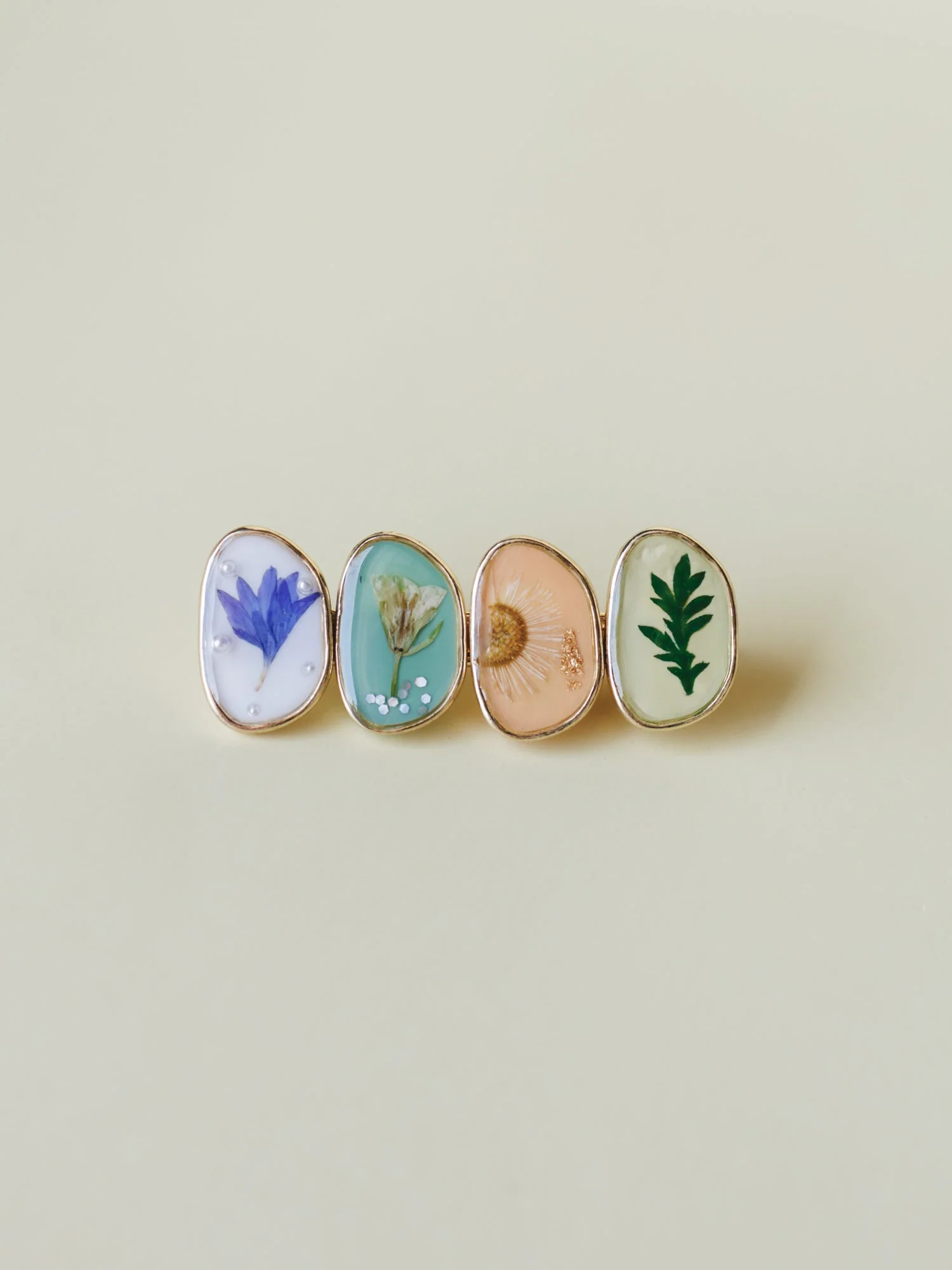 Together with Flowers Hair Clip - Multi - Image 3